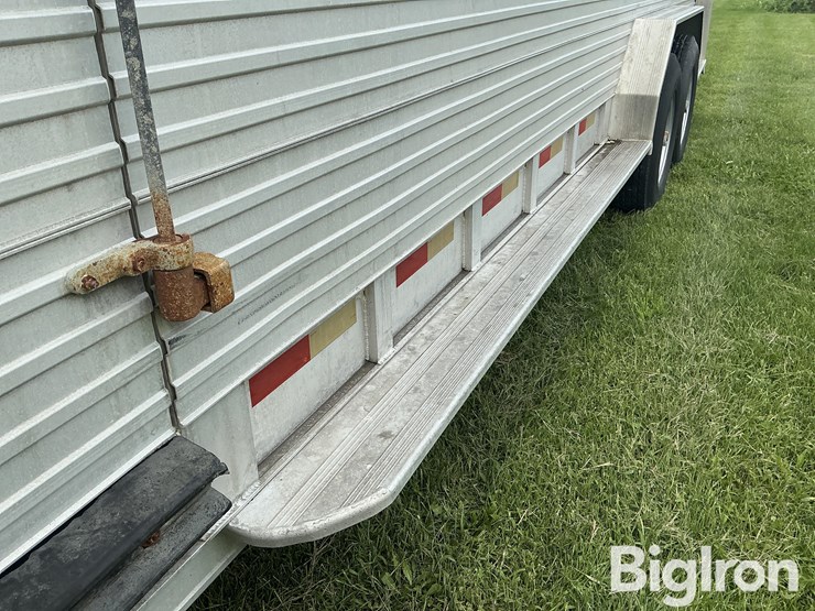 2001-barrett-t/a-gooseneck-aluminum-livestock-trailer-image-18