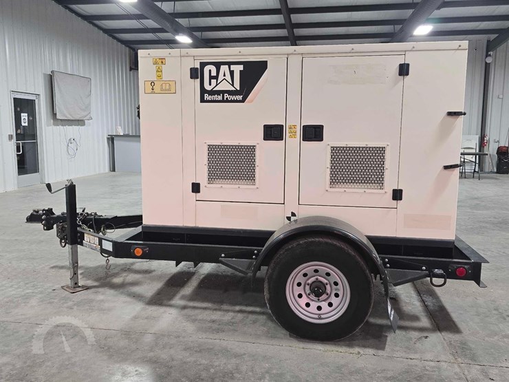 2015-caterpillar-xq30-8-image-6