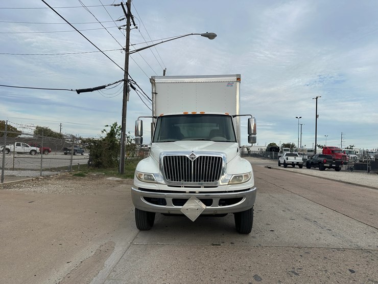 2009-international-durastar-4400-image-10