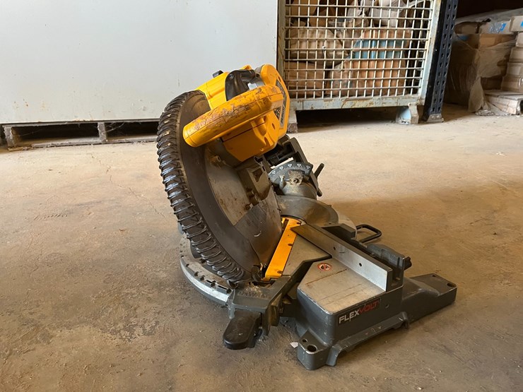 #3425-•-dewalt-12"-corded/cordless-miter-saw-image-3