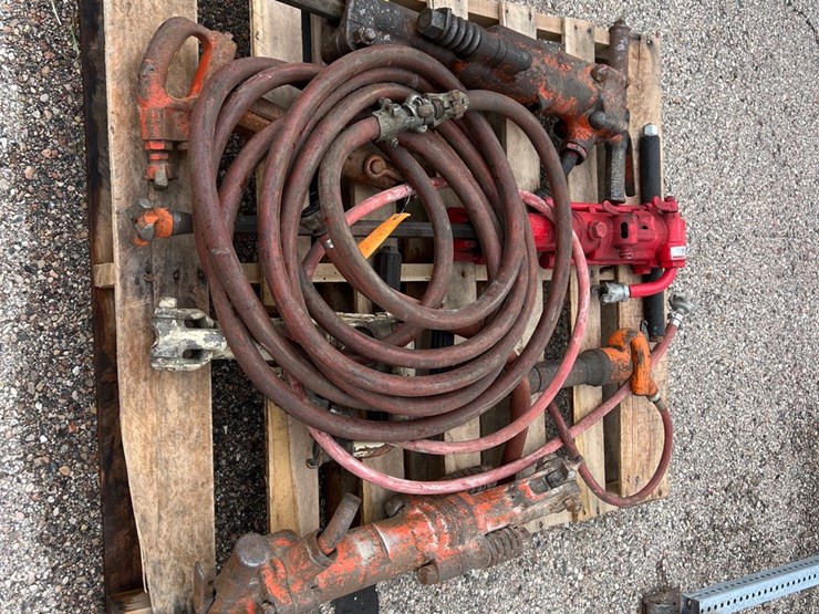#2111-•-pneumatic-breakers,-chipping-hammers,-and-air-hose-image-1