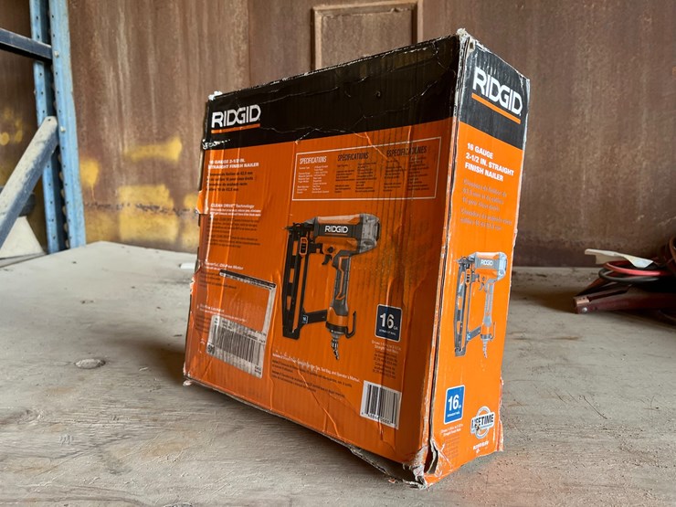 #3421-•-16-ga-2-1/2"-straight-finish-nailer-pneumatic-image-2