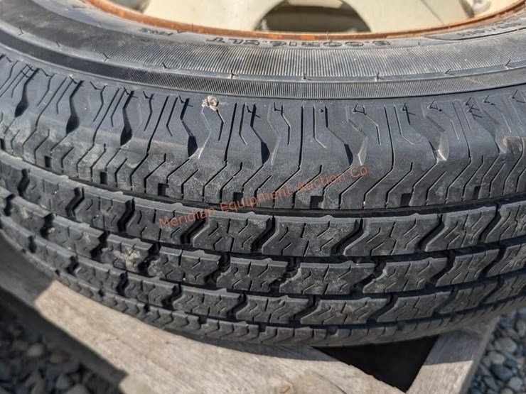 2--8.50-x-16.5-tires-w/-rims-image-9