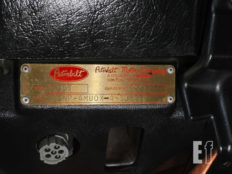 2005-peterbilt-357-image-33