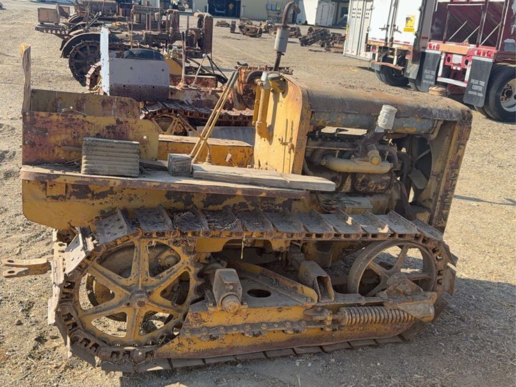 caterpillar-fifteen-image-6