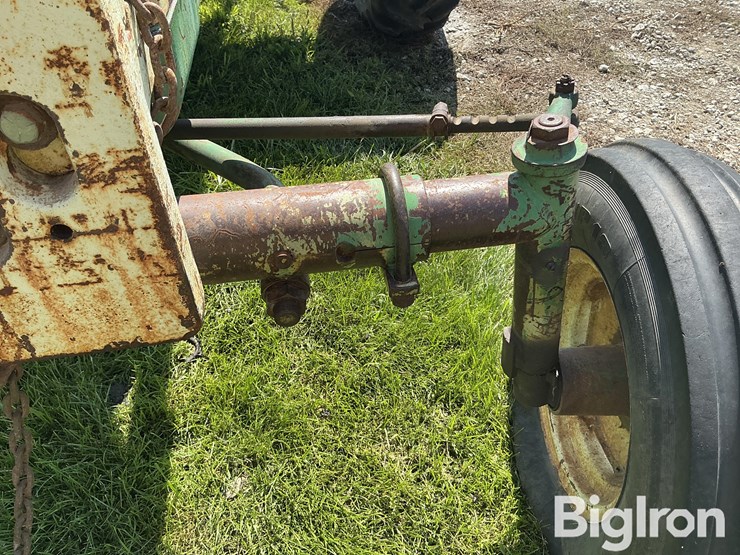 1968-oliver-1650-2wd-tractor-image-16