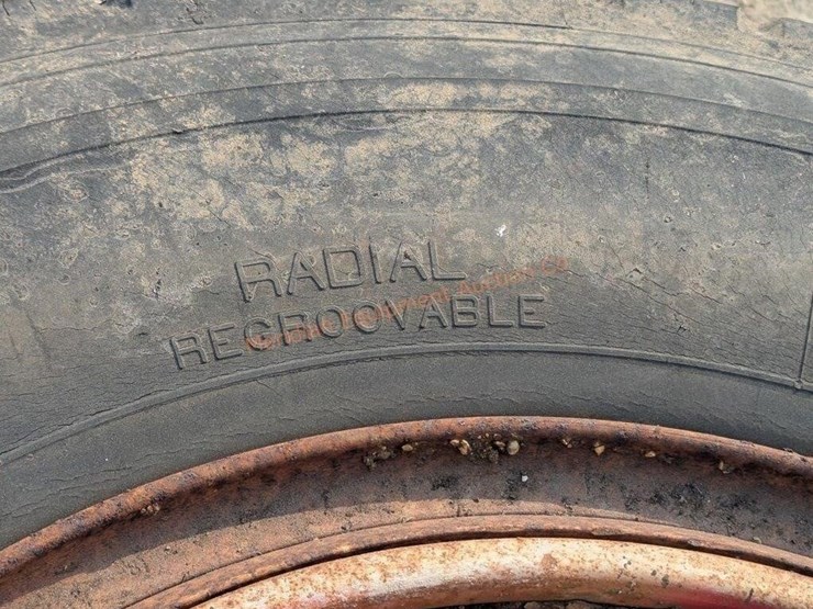 2--10.00-x-20-michelin-tires-w/-rims-image-9