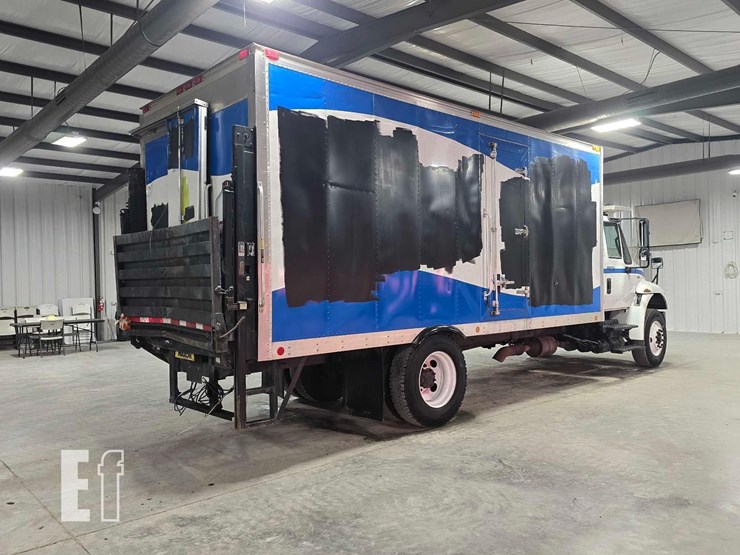 2013-international-durastar-4300-image-3