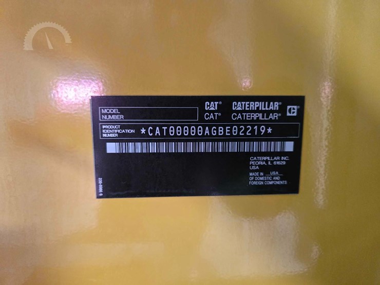 2015-caterpillar-xq30-8-image-17