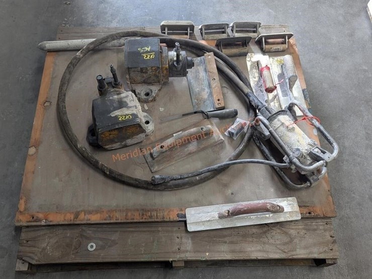 pallet--concrete-vibrators-&-assorted-tools-image-3