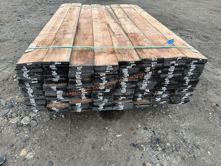 ~168--dog-ear-cedar-fencing-pieces-image-10