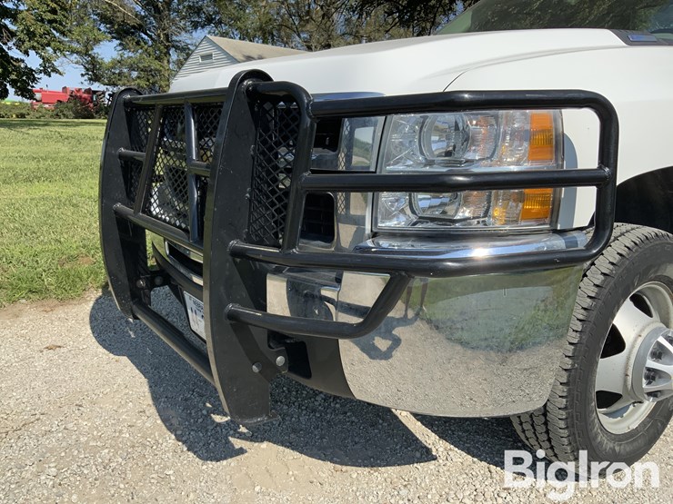 2009-chevrolet-silverado-3500-hd-4x4-flatbed-service-truck-image-13