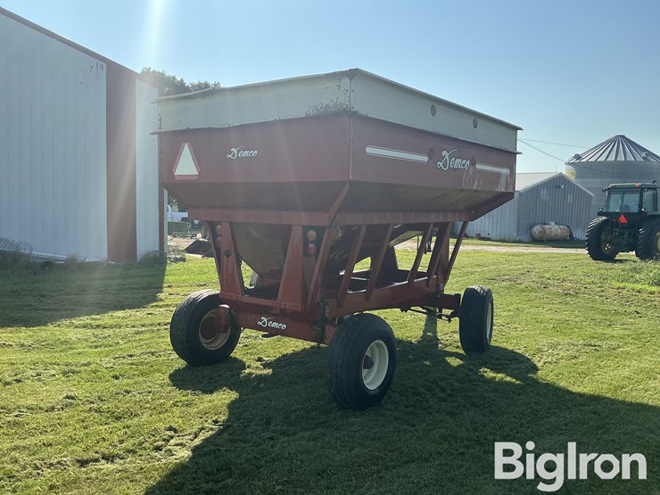 demco-gravity-wagon-image-5