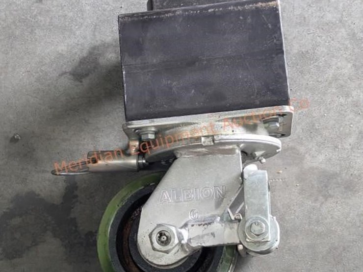 6"-hd-albion-caster-wheels-w/-sb-container-locks-image-9