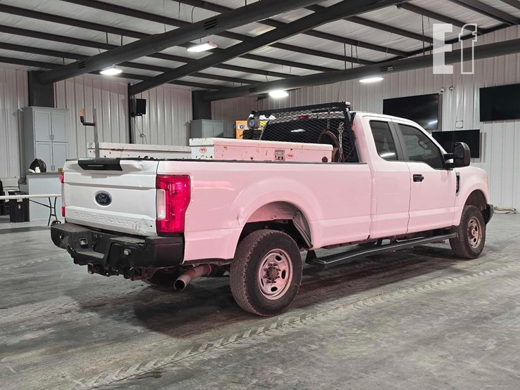 2017-ford-f250-sd-xl-image-3