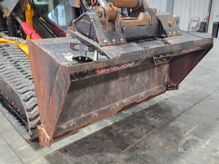 2020-jcb-300t-image-10