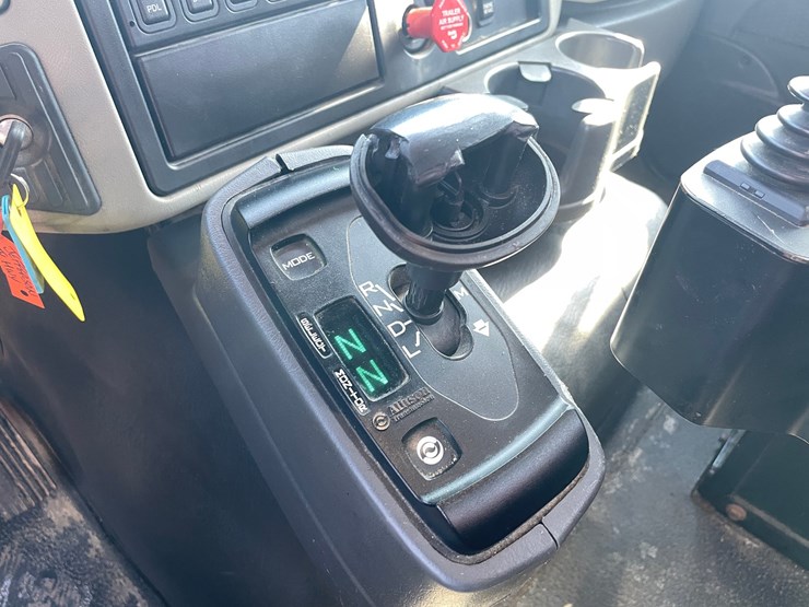 #1503-•-2018-international-7600-quad-axle-dump-truck-(has-wi-title)-with-accessories-image-32
