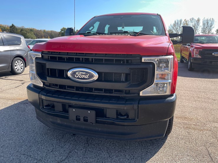 #1523-•-2021-ford-f-250-xl-pickup-truck-(has-wi-title)-image-2