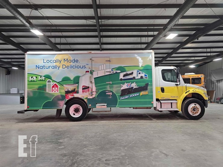 2004-freightliner-business-class-m2-106-image-6