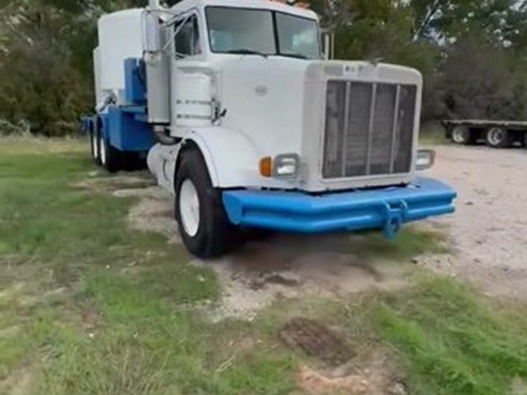 1990-peterbilt-357-image-3
