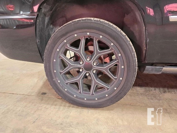 2013-cadillac-escalade-platinum-image-23