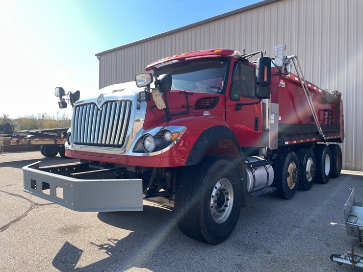 #1503-•-2018-international-7600-quad-axle-dump-truck-(has-wi-title)-with-accessories-image-1
