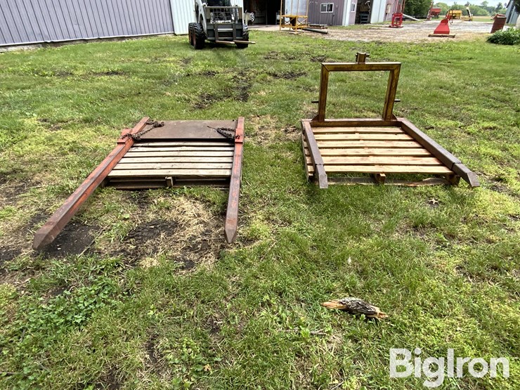 3-pt-&-loader-hay-bale-forks-image-6