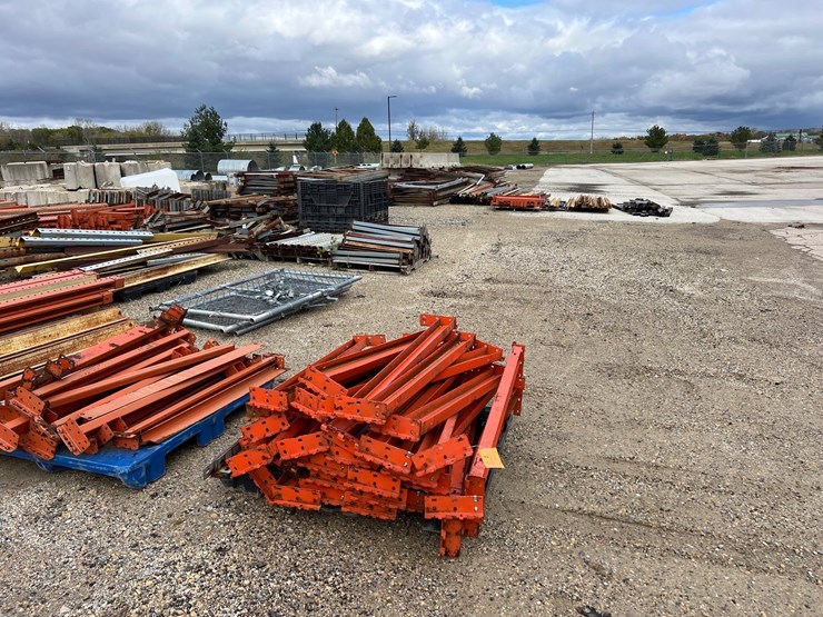 #2103-•-steel-pallet-racking-upright-frames,-cross-beams,-and-more-image-2