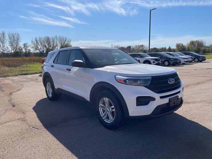 #1529-•-2021-ford-explorer-awd-suv-(has-wi-title)-image-13
