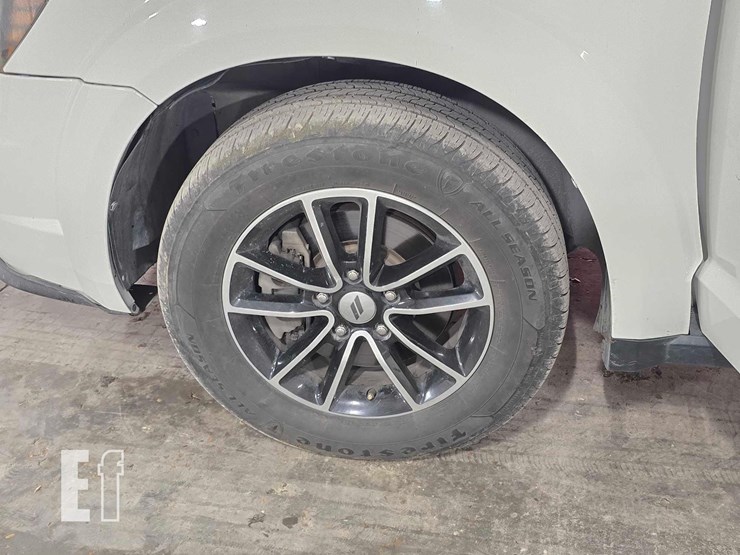 2018-dodge-journey-se-image-17
