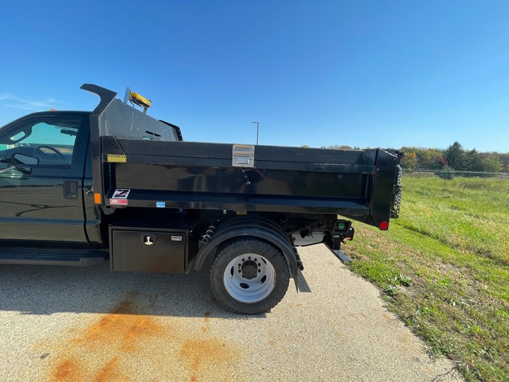 #1532-•-2016-ford-f-450-baby-dump-plow-truck-(has-wi-title)-image-9