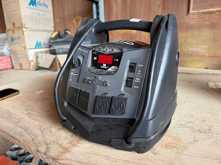 #2012-•-schumacher-instant-power-120v-inverter-and-jump-start-image-2