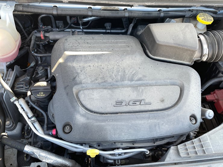 #1520-•-2020-chrysler-voyager-mini-van-(has-wi-title)-image-37