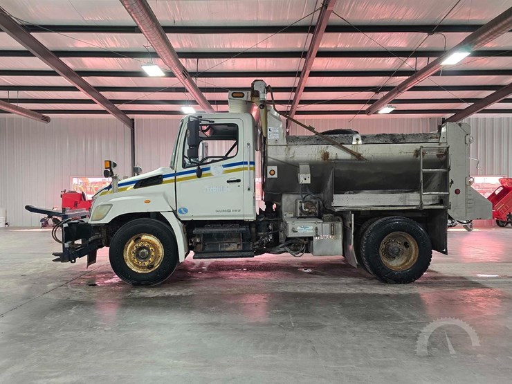 2010-hino-338-image-5