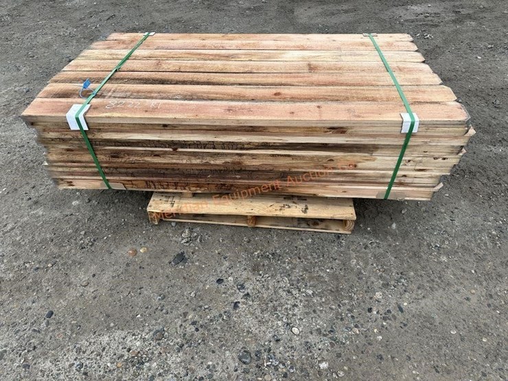 ~189--dog-ear-cedar-fencing-pieces-image-3