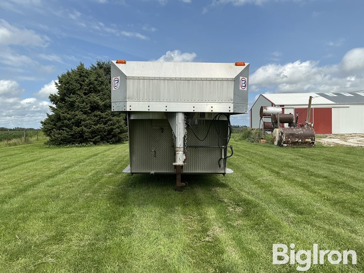 2001-barrett-t/a-gooseneck-aluminum-livestock-trailer-image-2