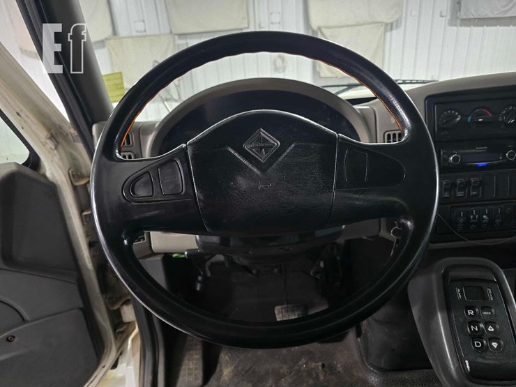 2015-international-durastar-4400-image-10