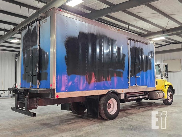 2010-international-durastar-4300-image-3