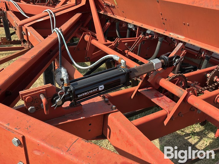 1994-international-7100-hoe-drills-w/transport-image-14
