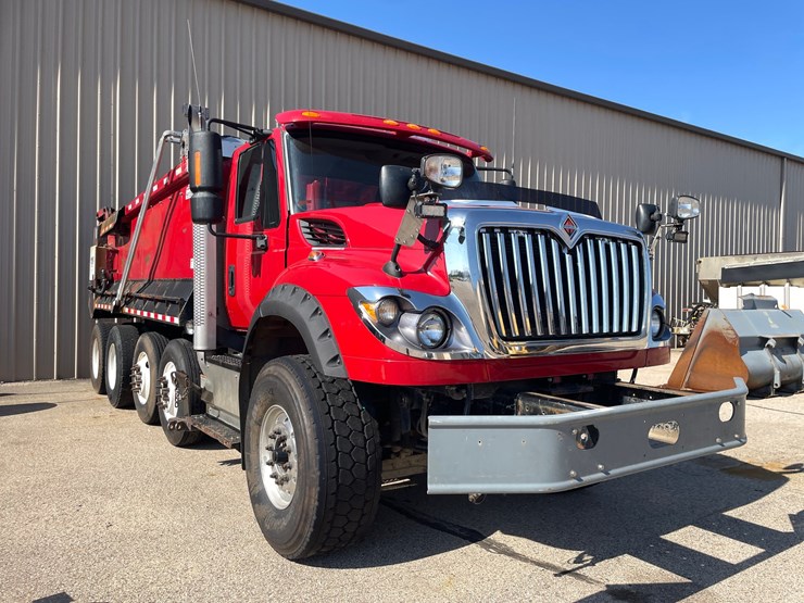 #1502-•-2018-international-7600-quad-axle-dump-truck-(has-wi-title)-with-accessories-image-3
