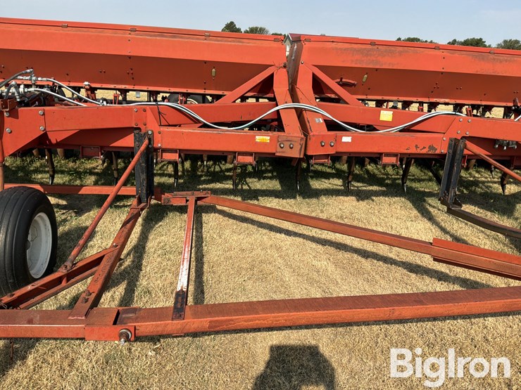 1994-international-7100-hoe-drills-w/transport-image-11