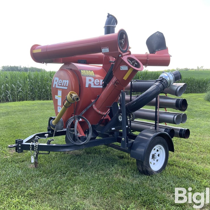 REM 2700 Grain Vacuum