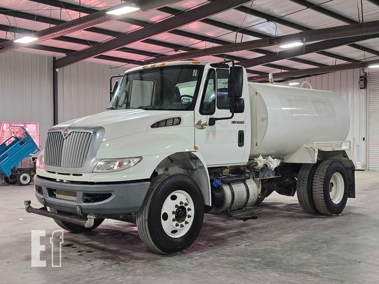 2016-international-durastar-4300-image-1
