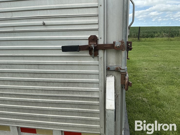 2001-barrett-t/a-gooseneck-aluminum-livestock-trailer-image-20