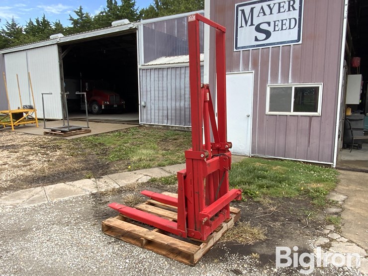 westendorf-3-pt-hydraulic-forklift-attachment-image-7