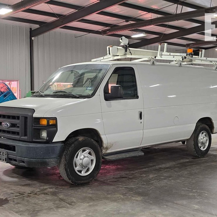 2013 FORD ECONOLINE 350