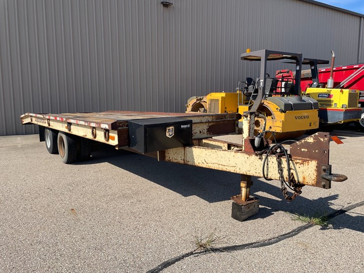 #1510-•-1992-24'-wisconsin-16-ton-tilt-bed-trailer-(has-wi-title)-image-3