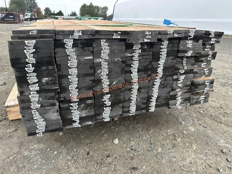 ~189--dog-ear-cedar-fencing-pieces-image-14