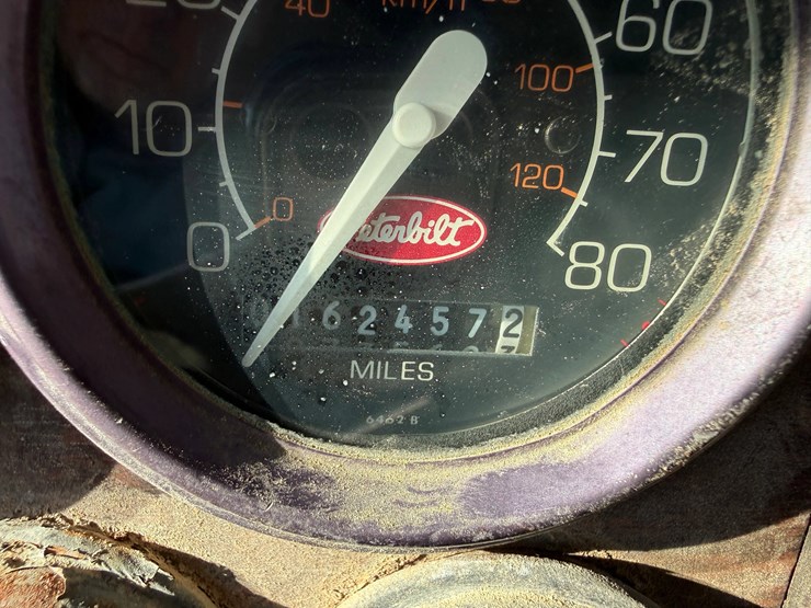 1990-peterbilt-357-image-10