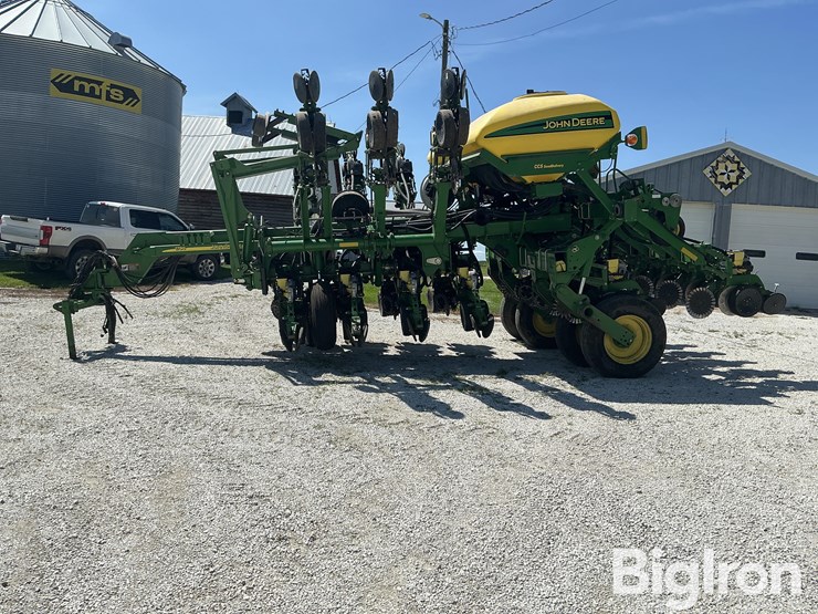 2003-john-deere-1790-ccs-12/23-planter-image-8
